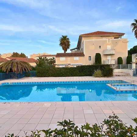 Cabine- Piscine- Proche Plages Et Commerces * Le Lavandou